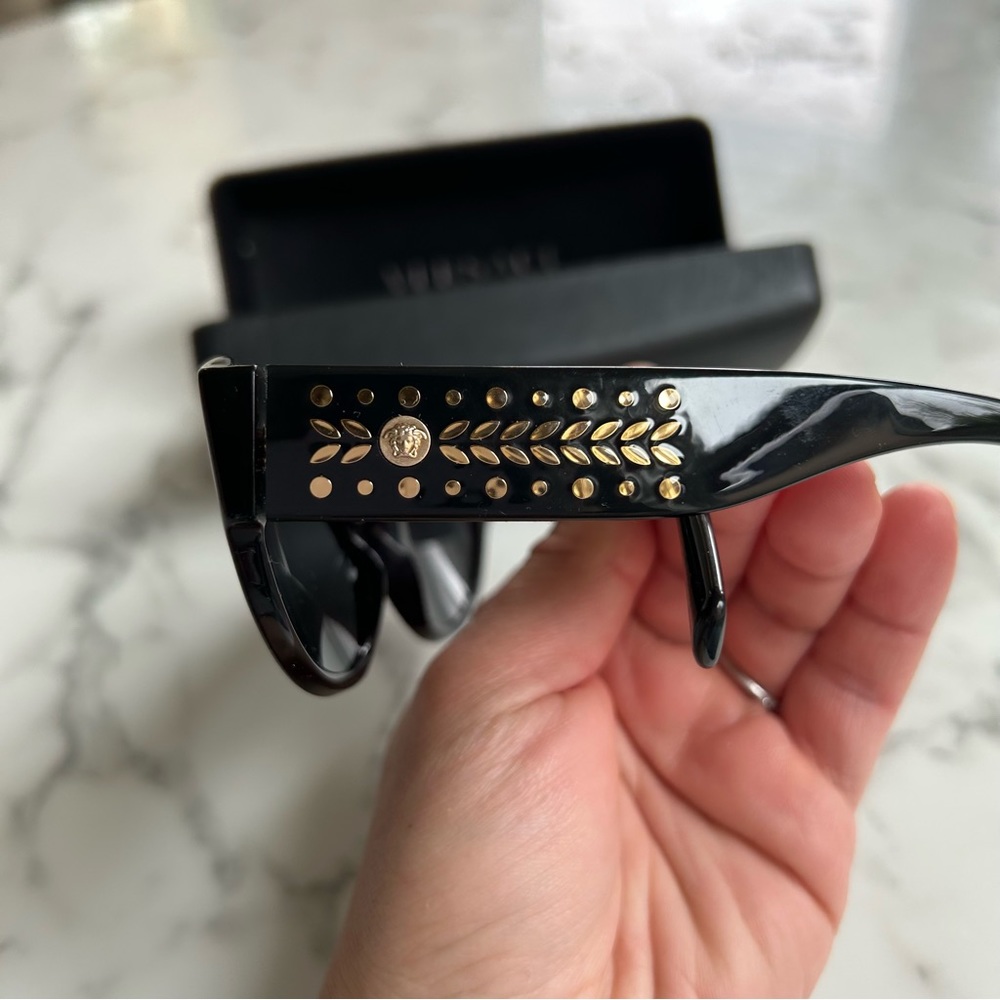 💯 authentic Versace sunglasses - Picture 7 of 10